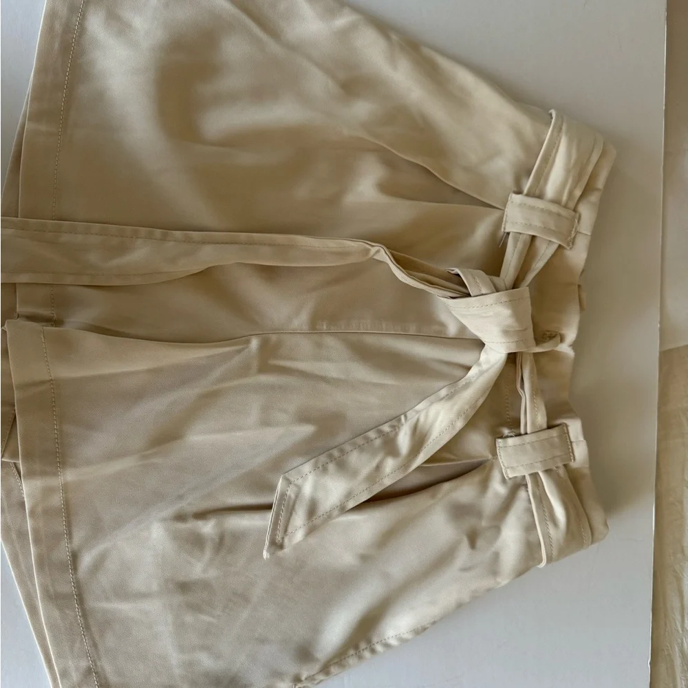 Max Studio  Shorts, S, Cream, zip front, belted with sash NWT - Picture 12 of 12